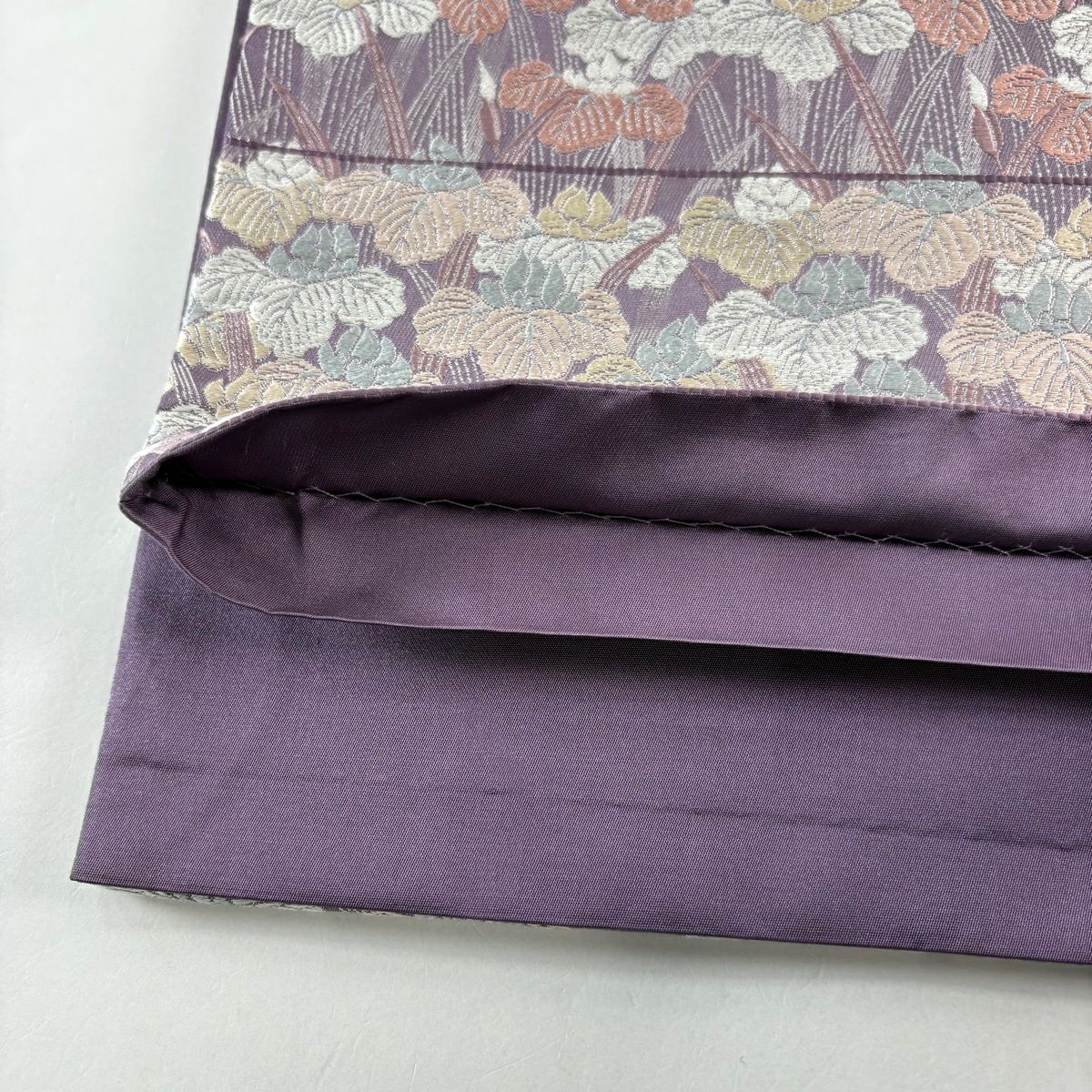 【美品】 袋帶 秀品級 關西仕立 雜菖蒲紋 金金箔 唐織 紫 六通 純蠶絲