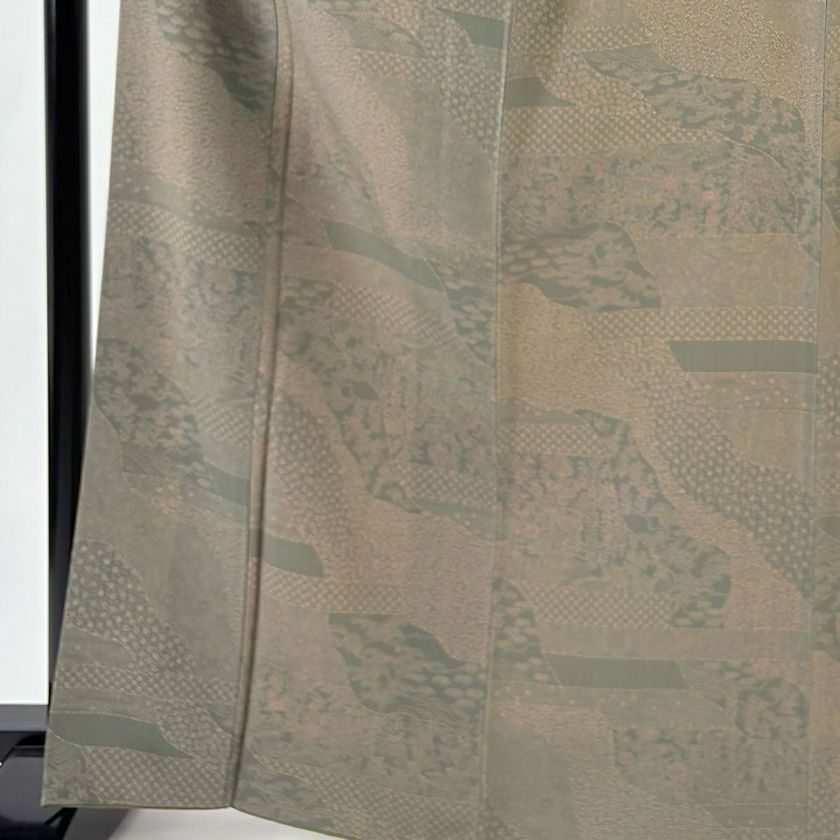 【美品】 江戶小紋 身長165.5cm 袖長65cm M 雙層 六谷博臣 落款あり 寄せ柄 松樹竹子梅花 灰綠 純蠶絲 名品級