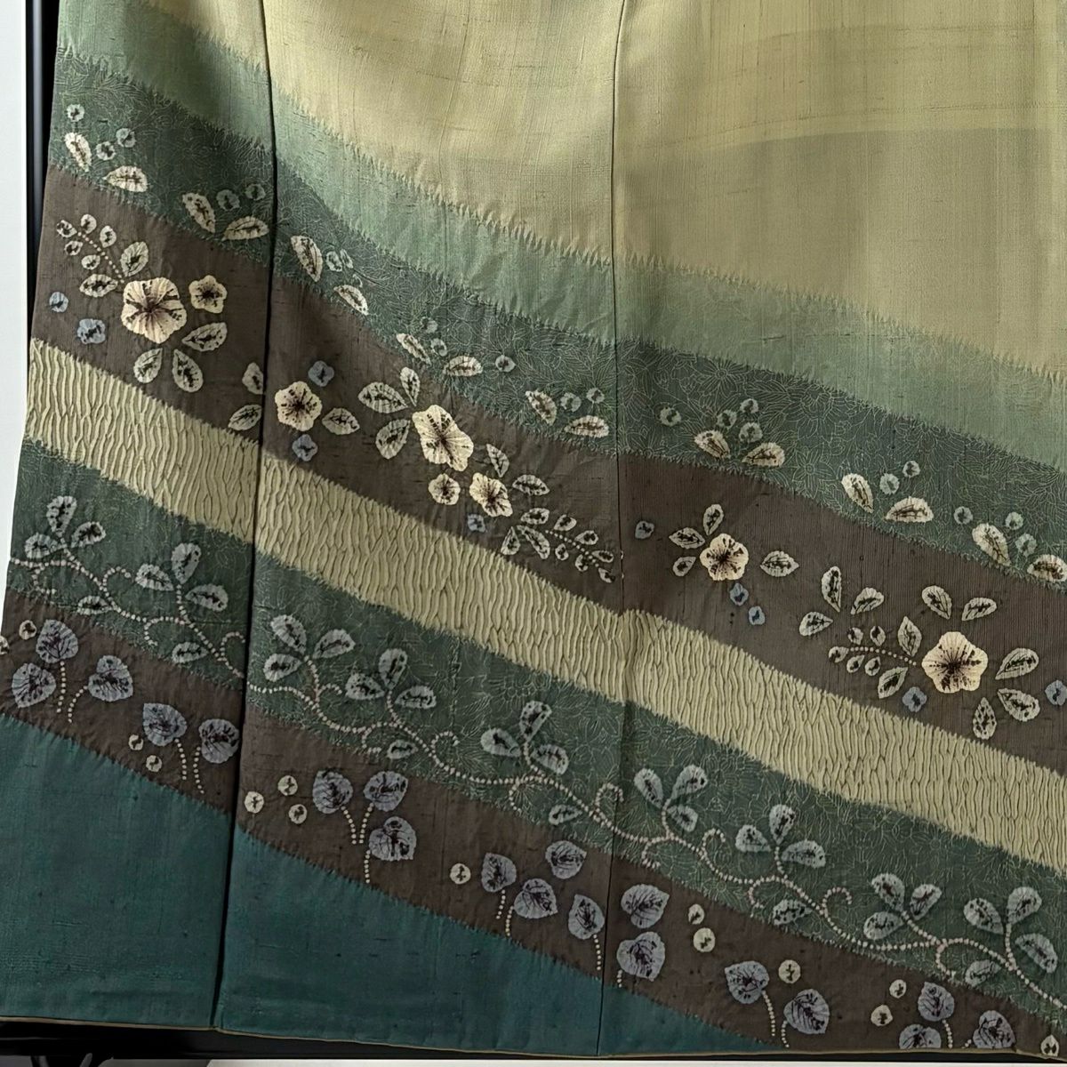 【美品】 付下 身長160.5cm 袖長64.5cm M 雙層 紬織織 草花紋紋 唐草紋 絞染 染分 鶯色 純蠶絲 秀品級