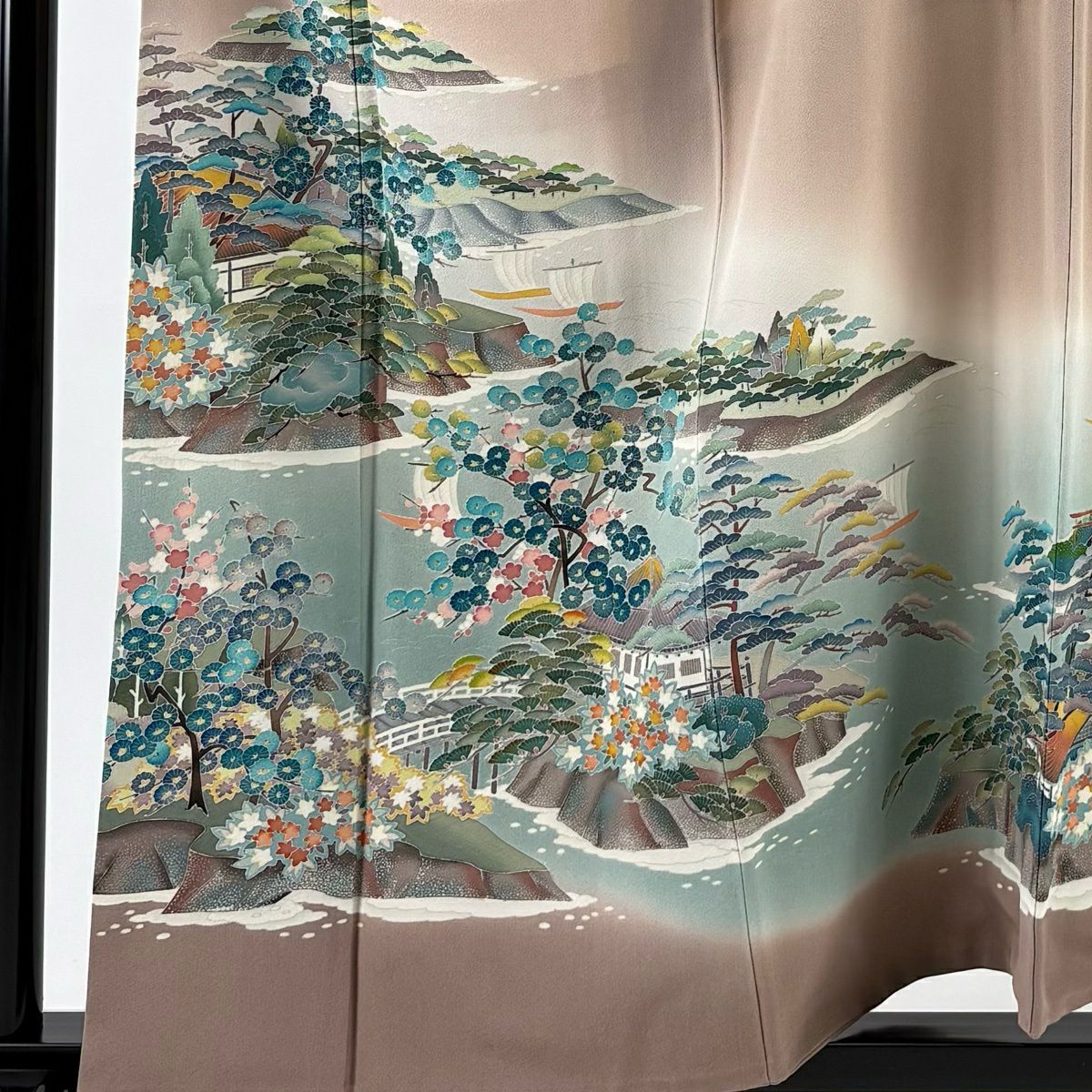 色留袖禮服 身長159.5cm 袖長68.5cm L 雙層 落款あり 建物 松樹梅花 漸層 薄小豆 純蠶絲 秀品級