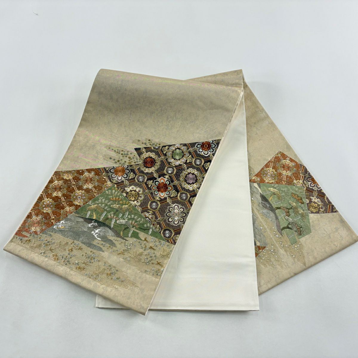 袋帶 逸品級 蒋雪英 落款 華紋 松樹刺繡 金銀彩 金色 大鼓圖案 純蠶絲