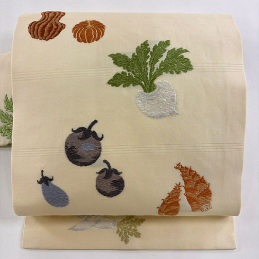 【美品】 名古屋帶 逸品級 蔬菜 唐織 奶油色 純蠶絲