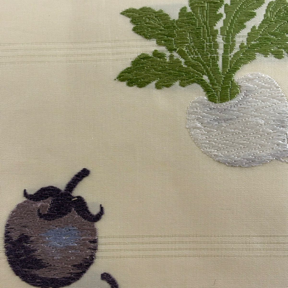 【美品】 名古屋帶 逸品級 蔬菜 唐織 奶油色 純蠶絲