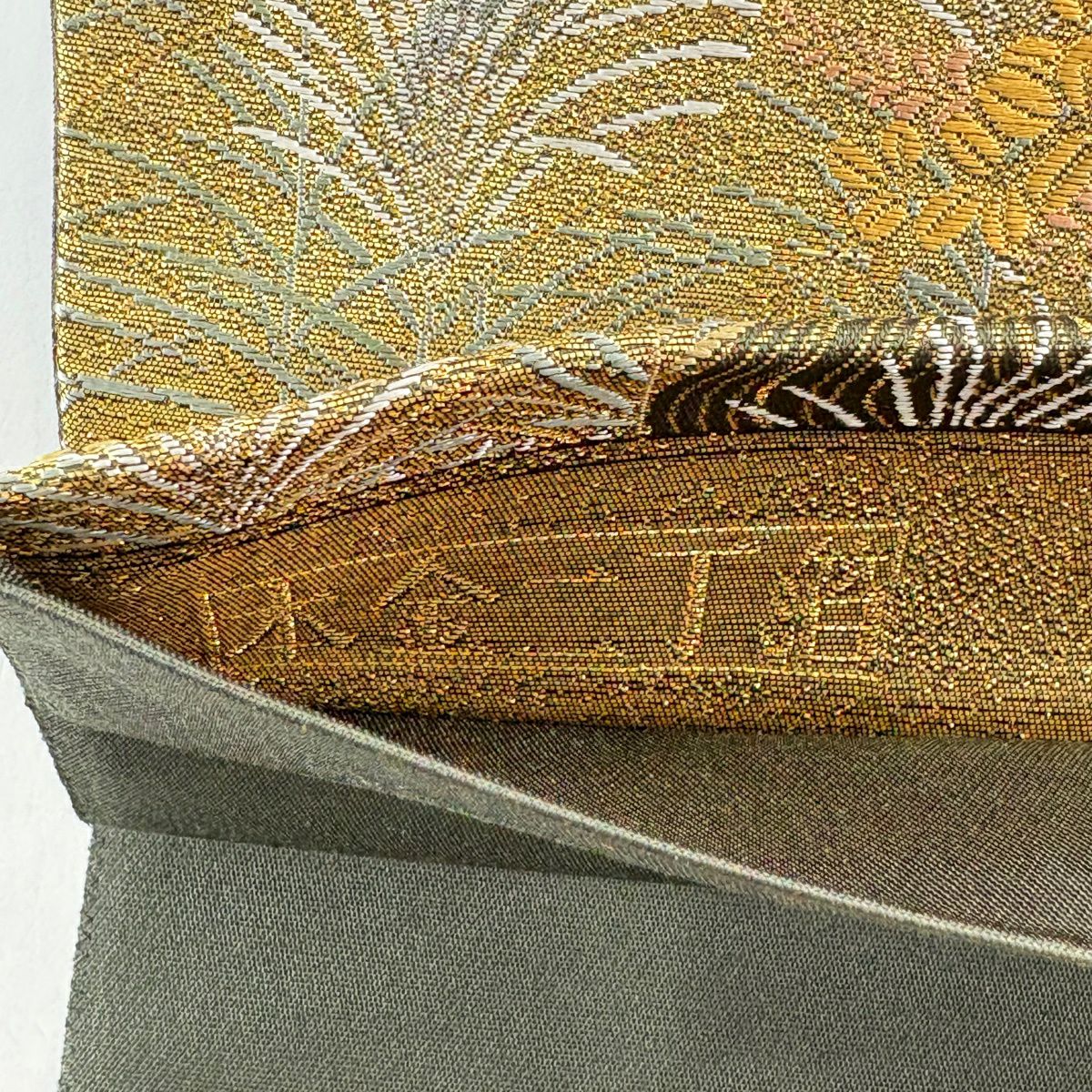 【美品】 袋帶 秀品級 花鳥畫 草花紋 松樹 金絲 金金箔 鶯色 六通 純蠶絲