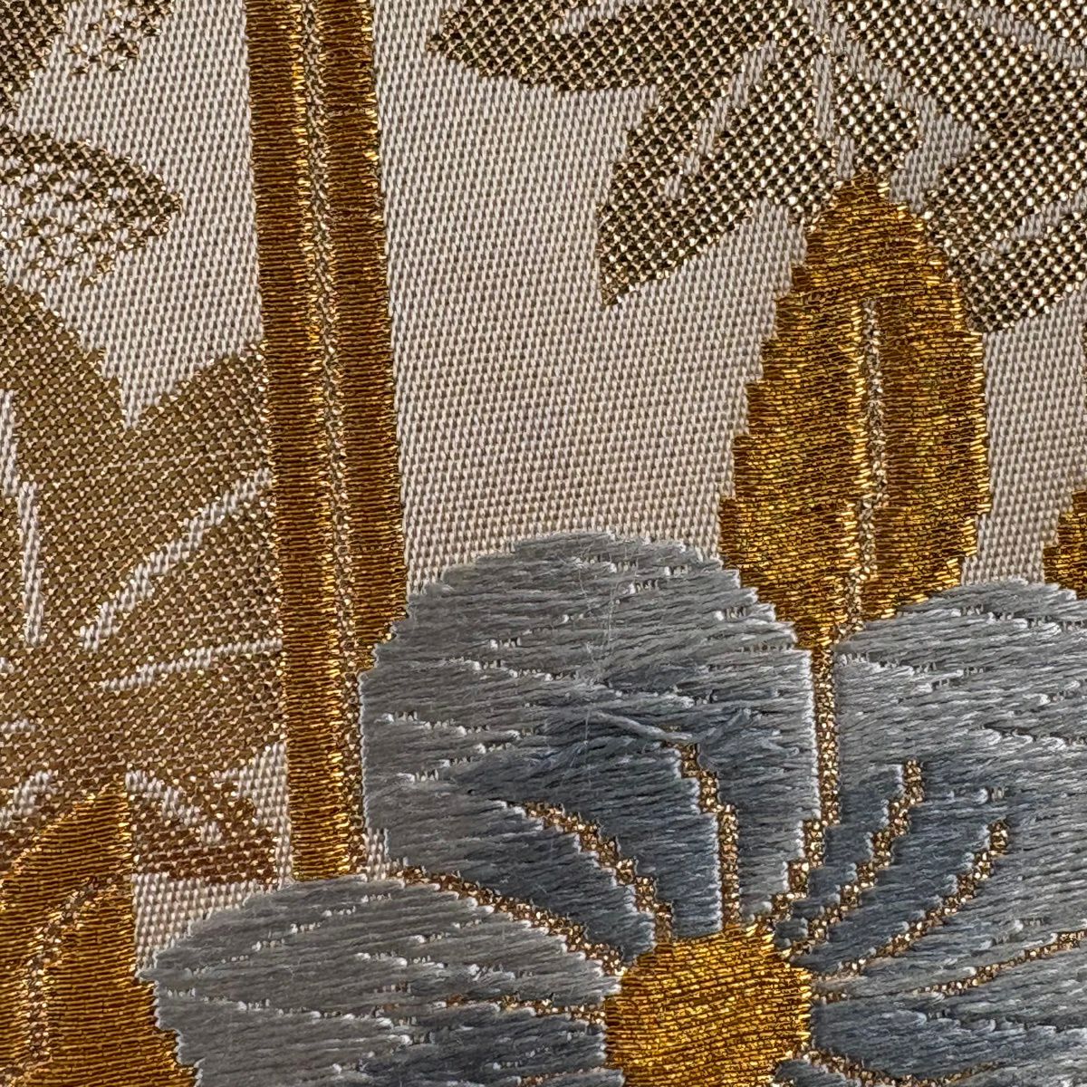 【美品】 袋帶 秀品級 線捲 草花紋 金絲 金金箔 米色 六通 純蠶絲