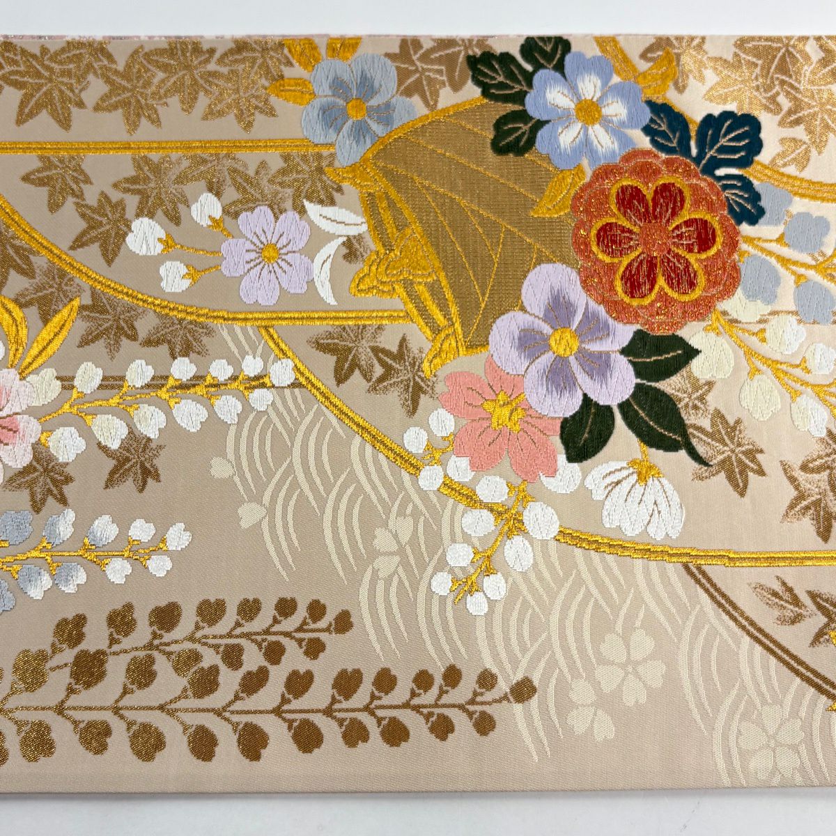 【美品】 袋帶 秀品級 線捲 草花紋 金絲 金金箔 米色 六通 純蠶絲