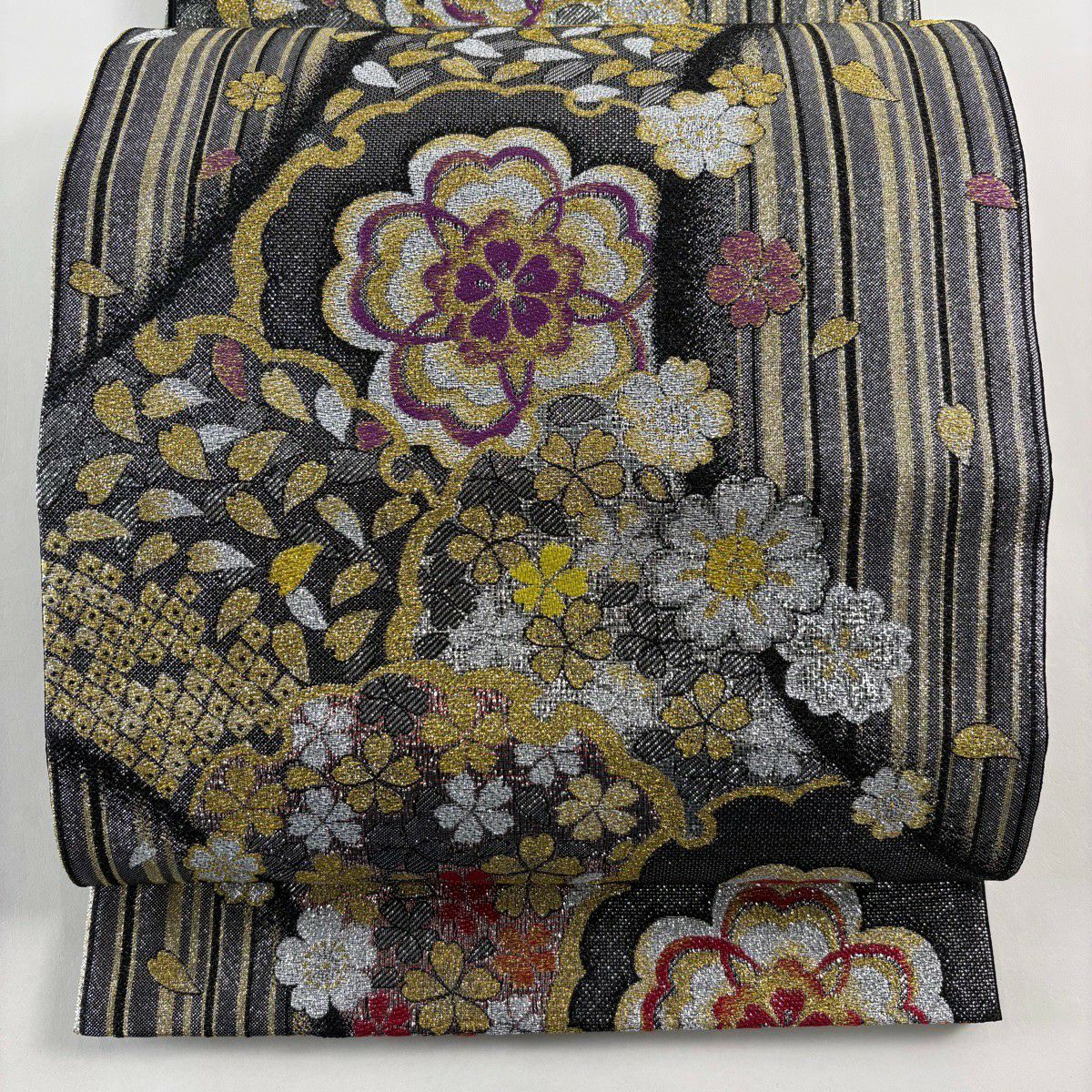 袋帶 秀品級 振袖禮服禮服用 華紋 雪輪 金金箔 金銀彩 黑 六通 純蠶絲