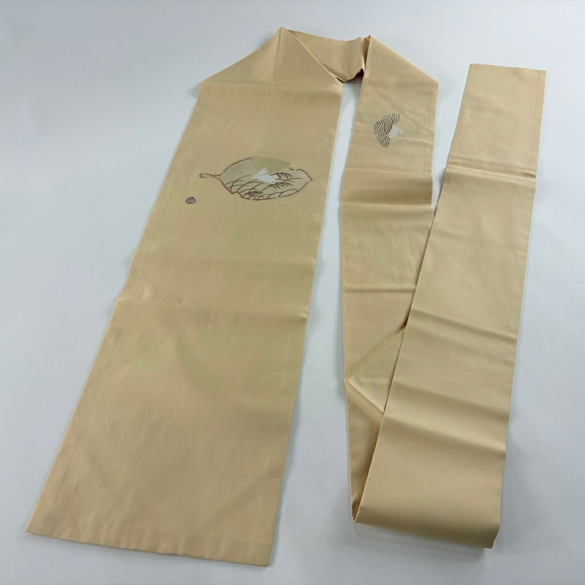 【美品】 名古屋帶 名品級 兔子 葉子圖案 金金箔 金絲 淺橙色 純蠶絲