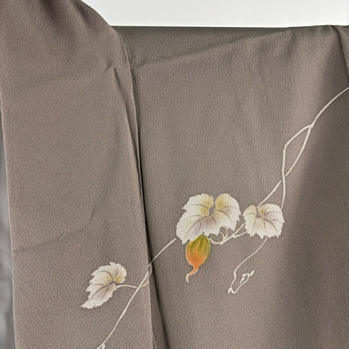 【美品】訪問服 身長158cm 袖長65cm M 雙層 落款あり 葉と実刺繡 灰茶 純蠶絲 秀品級