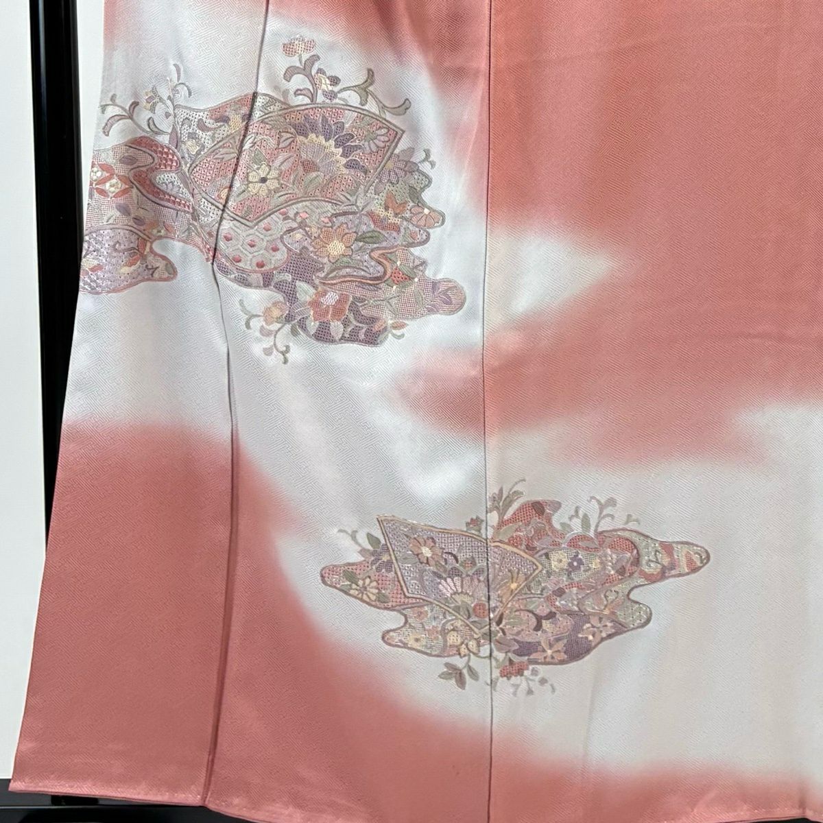 色留袖禮服 身長158.5cm 袖長65.5cm M 雙層 扇子面 草花紋紋 刺繡 漸層 粉紅 純蠶絲 秀品級 一つ紋