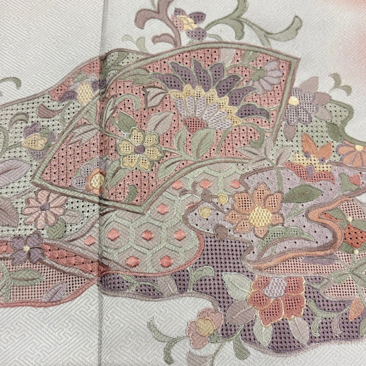色留袖禮服 身長158.5cm 袖長65.5cm M 雙層 扇子面 草花紋紋 刺繡 漸層 粉紅 純蠶絲 秀品級 一つ紋