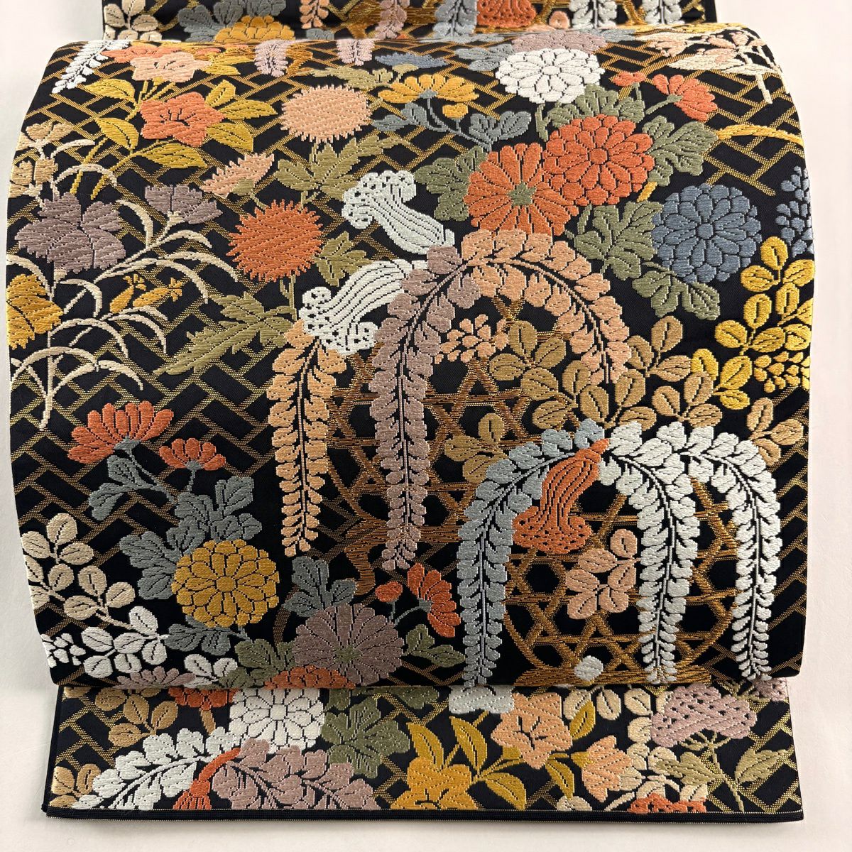 【美品】 袋帶 名品級 關西仕立 花籠 秋草 唐織 金金箔 黑 六通 純蠶絲