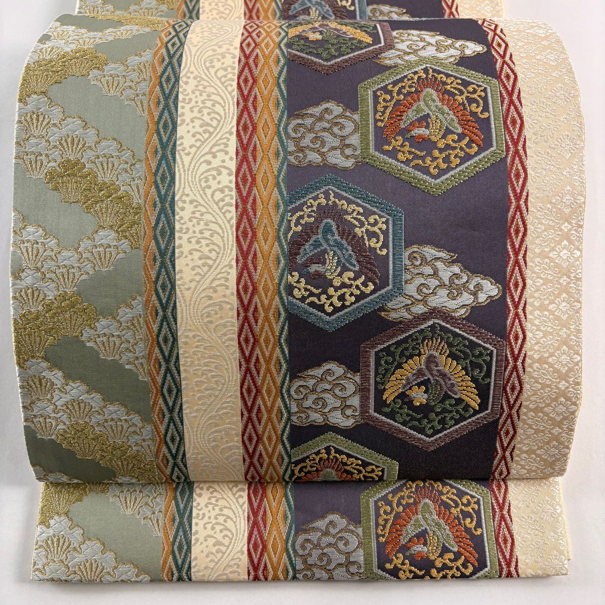 【美品】 袋帶 名品級 鳥 龜甲 金絲 刺繡 米色 六通 純蠶絲