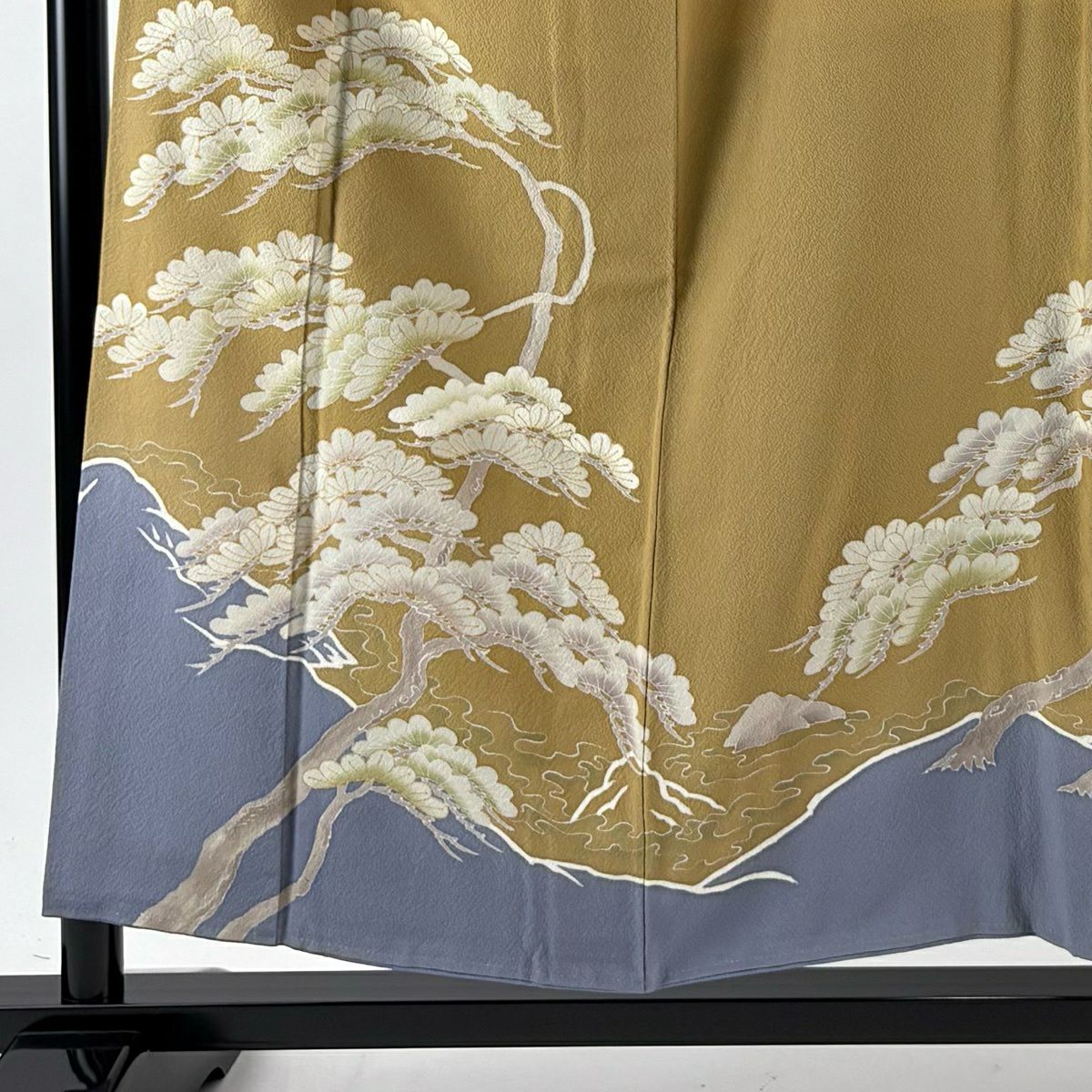 【美品】訪問服 身長156.5cm 袖長65cm M 雙層 洛樂人 有落款 松樹 波 金銀彩 黃土 純蠶絲 逸品級 一つ紋