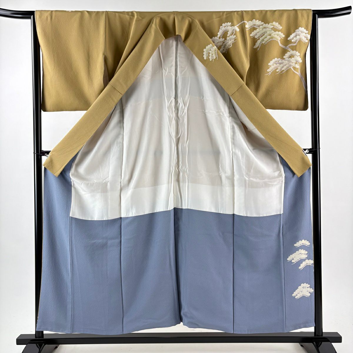 【美品】訪問服 身長156.5cm 袖長65cm M 雙層 洛樂人 有落款 松樹 波 金銀彩 黃土 純蠶絲 逸品級 一つ紋