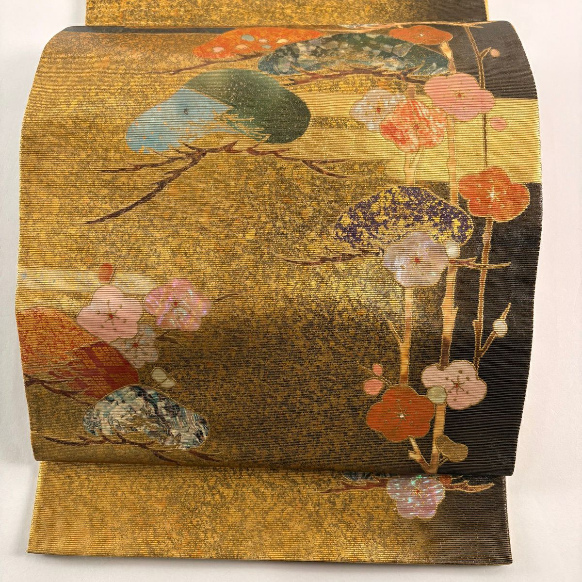 【美品】 袋帶 名品級 笠松樹 枝梅花 螺鈿金金箔 金色 大鼓圖案 純蠶絲