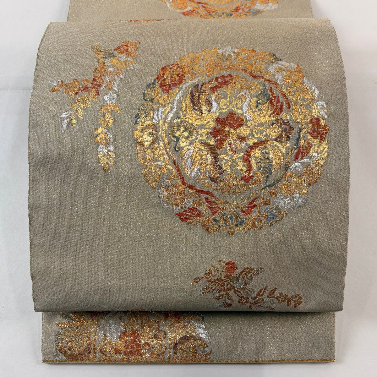 【美品】 袋帶 秀品級 關西仕立 華紋 鳥 金金箔 米色 六通 純蠶絲