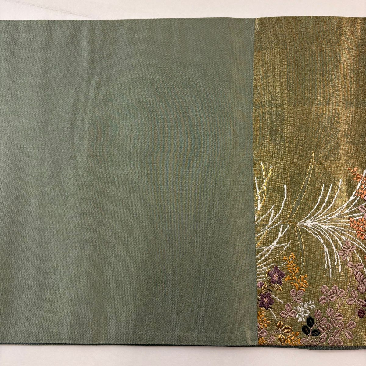 【美品】 袋帶 秀品級 草花紋 金糸 薄綠 六通 純蠶絲