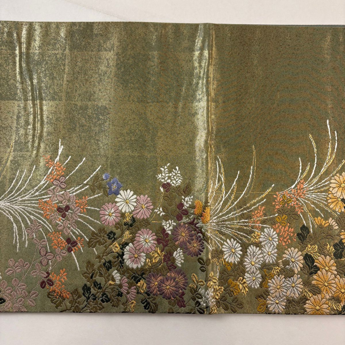 【美品】 袋帶 秀品級 草花紋 金糸 薄綠 六通 純蠶絲