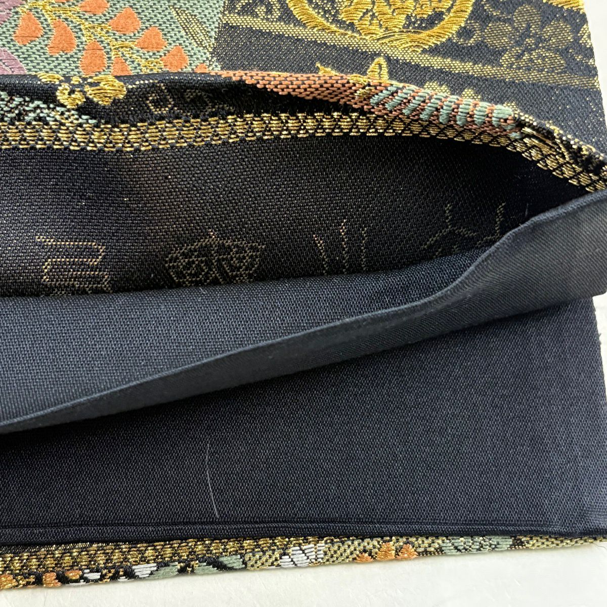 【美品】 袋帶 秀品級 鳳凰 花唐草紋 金糸 金金箔 黑 六通 純蠶絲