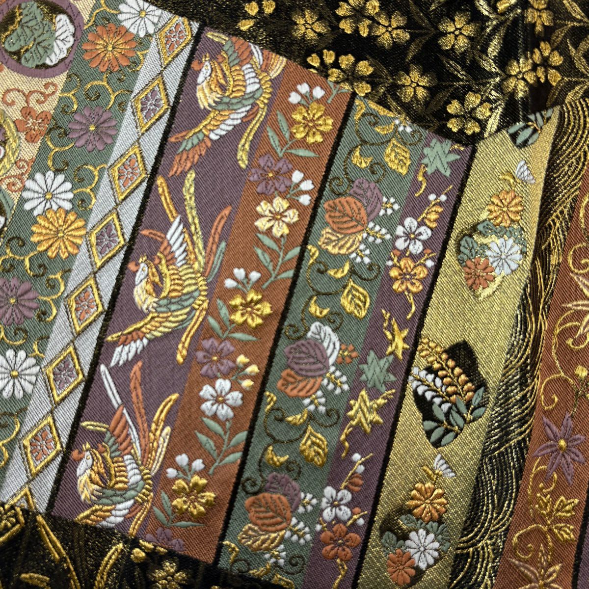 【美品】 袋帶 秀品級 鳳凰 花唐草紋 金糸 金金箔 黑 六通 純蠶絲