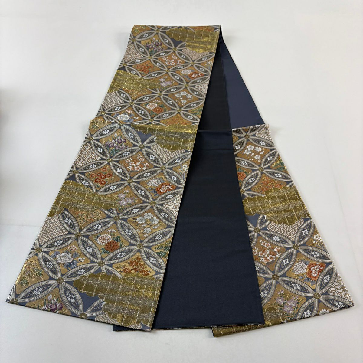 【美品】 袋帶 秀品級 七寶紋 雲文 金絲 金金箔 灰色 六通 純蠶絲