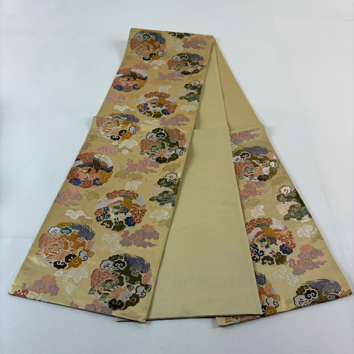 【美品】 袋帶 秀品級 唐獅子 鳥 金金箔 唐織 米色 六通 純蠶絲