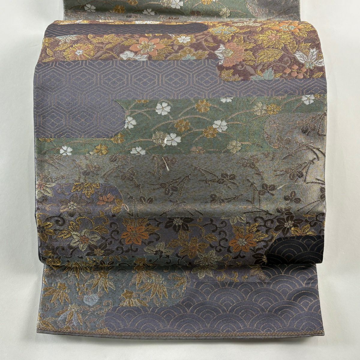 【美品】 袋帶 秀品級 草花紋紋 有職文樣 金絲 金金箔 紫 六通 純蠶絲