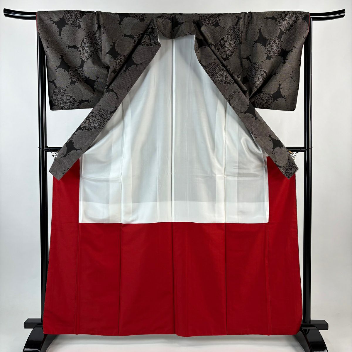 【美品】 紬織 身長165.5cm 袖長66.5cm M 雙層 華紋 雪輪 墨 金彩裝飾 純蠶絲 秀品級