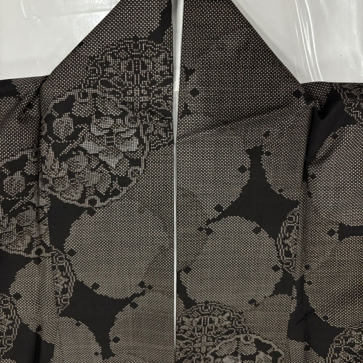 【美品】 紬織 身長165.5cm 袖長66.5cm M 雙層 華紋 雪輪 墨 金彩裝飾 純蠶絲 秀品級