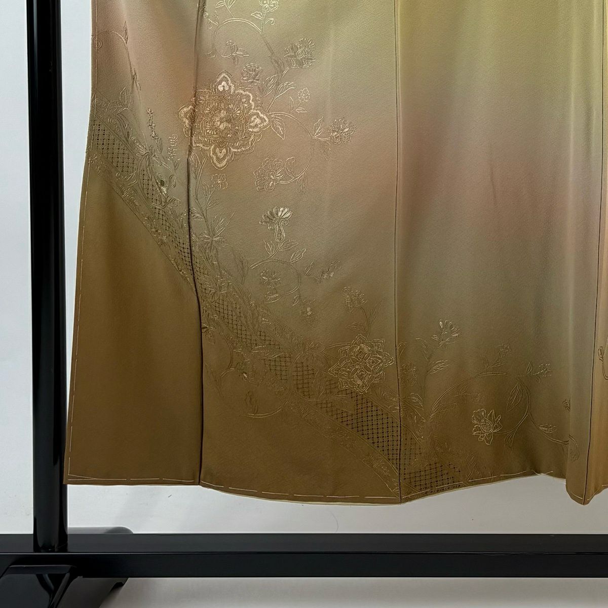 【美品】 付下 身長152.5cm 袖長63.5cm S 雙層 華紋 花唐草紋 刺繡 金糸 米色 純蠶絲 優品級