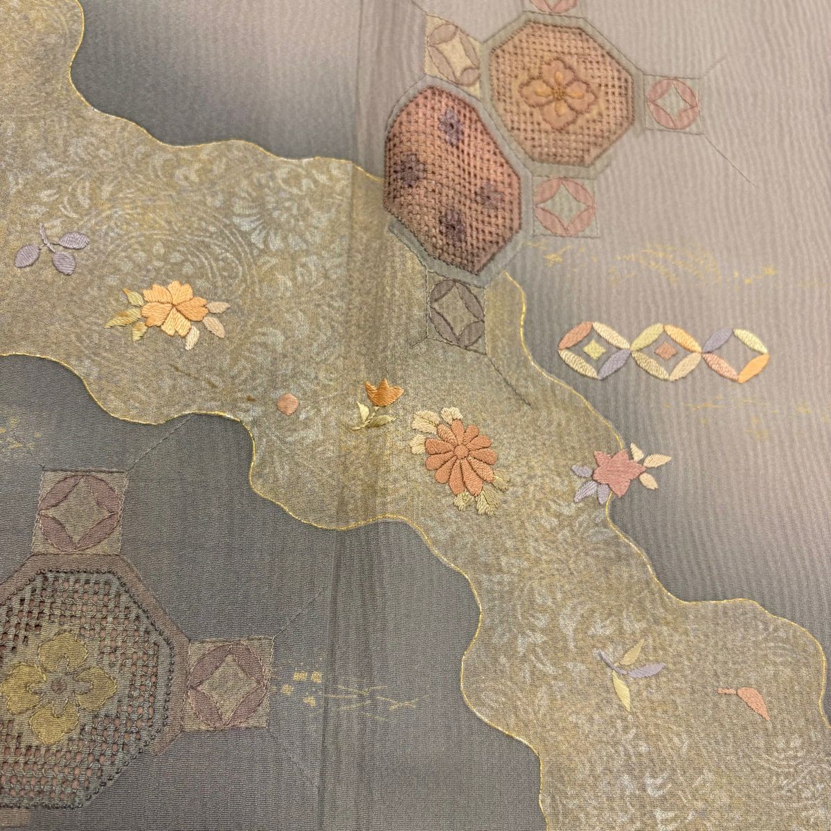 【美品】 付下 身長156.5cm 袖長65cm M 雙層 蜀江文 道長取刺繡 金糸 淺豆色 純蠶絲 秀品級
