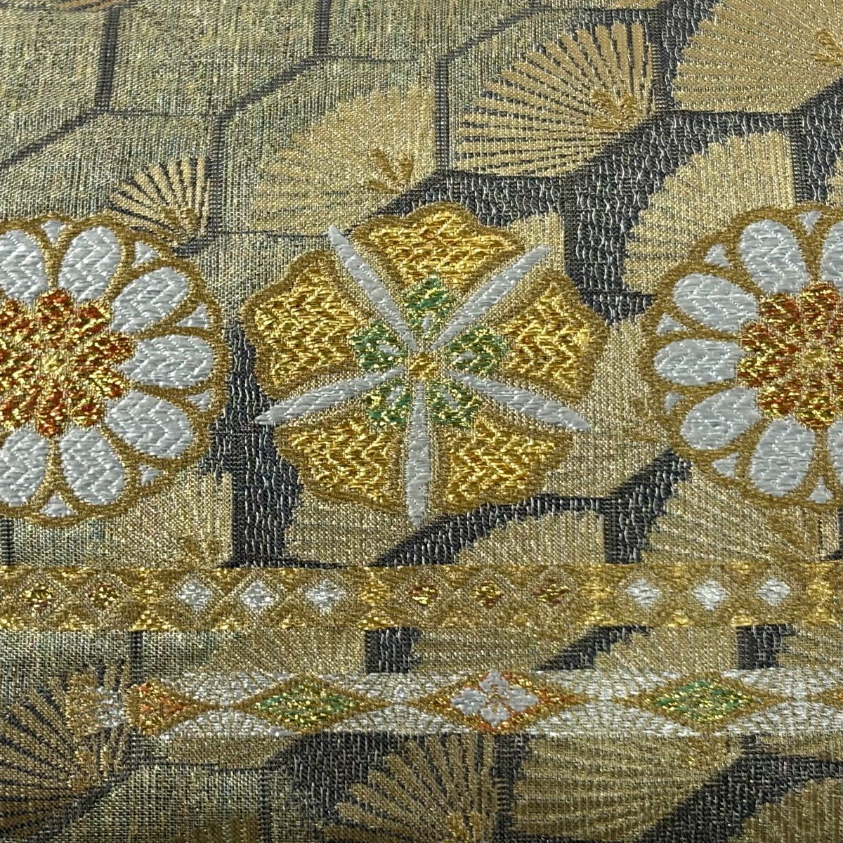 【美品】 袋帶 逸品級 Raja 羅紗織 花 龜甲 唐織 金金箔 金色 六通 純蠶絲