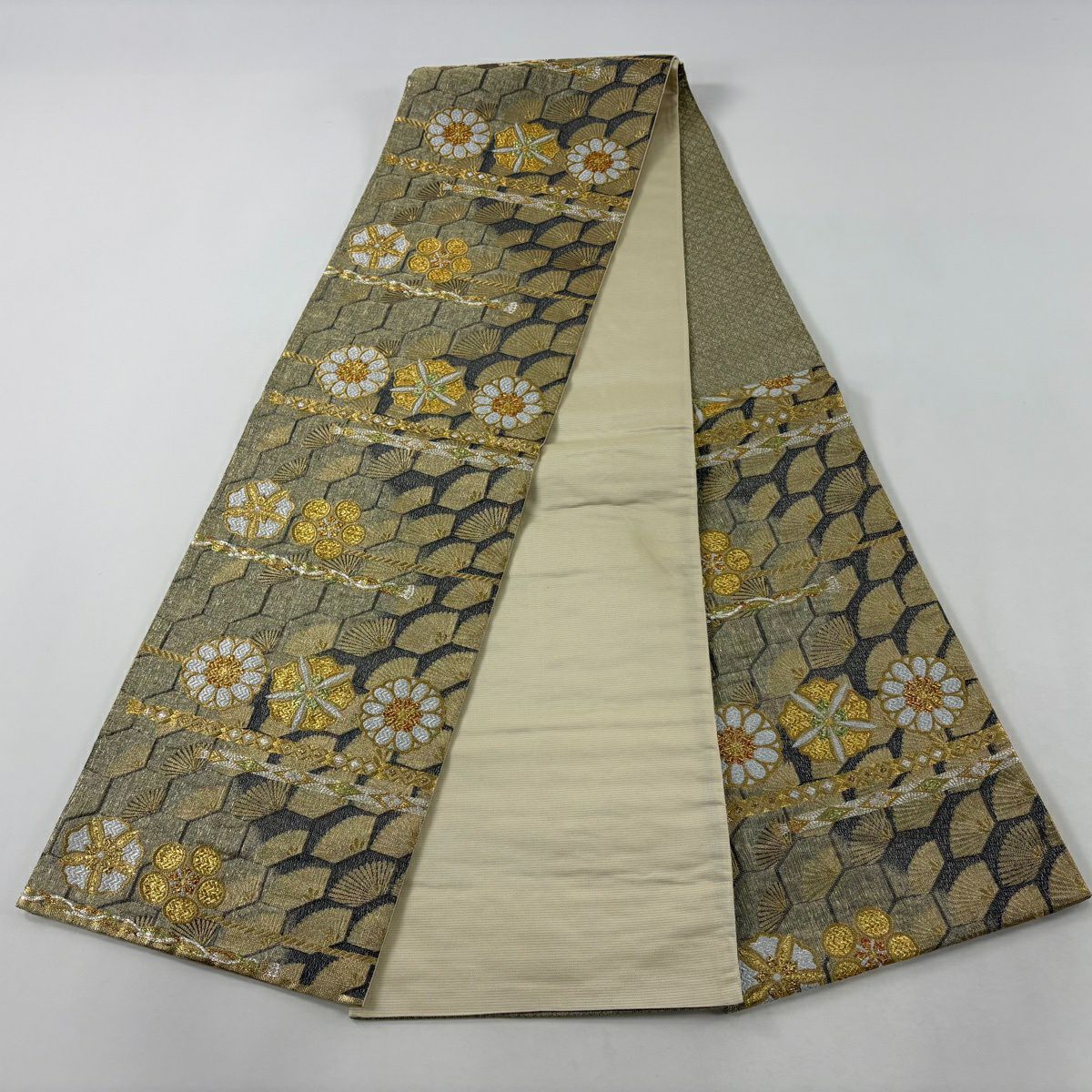 【美品】 袋帶 逸品級 Raja 羅紗織 花 龜甲 唐織 金金箔 金色 六通 純蠶絲
