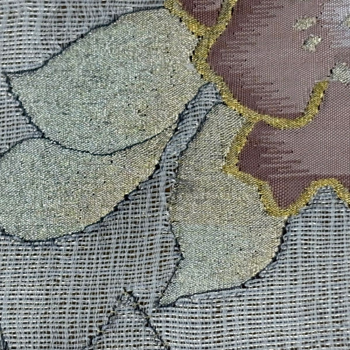 【美品】 袋帶 逸品級 草花紋 松樹皮菱 金銀彩 茶 純蠶絲