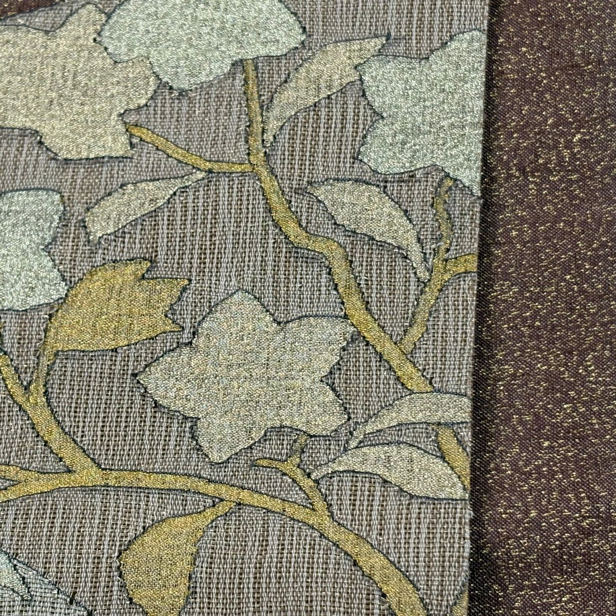 【美品】 袋帶 逸品級 草花紋 松樹皮菱 金銀彩 茶 純蠶絲