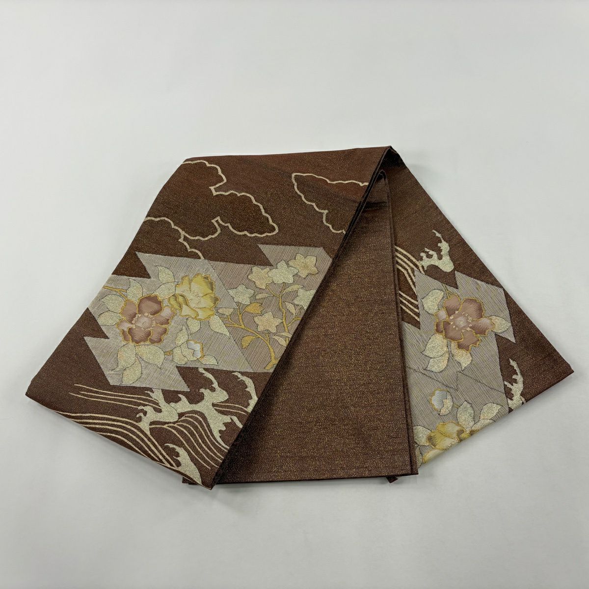 【美品】 袋帶 逸品級 草花紋 松樹皮菱 金銀彩 茶 純蠶絲