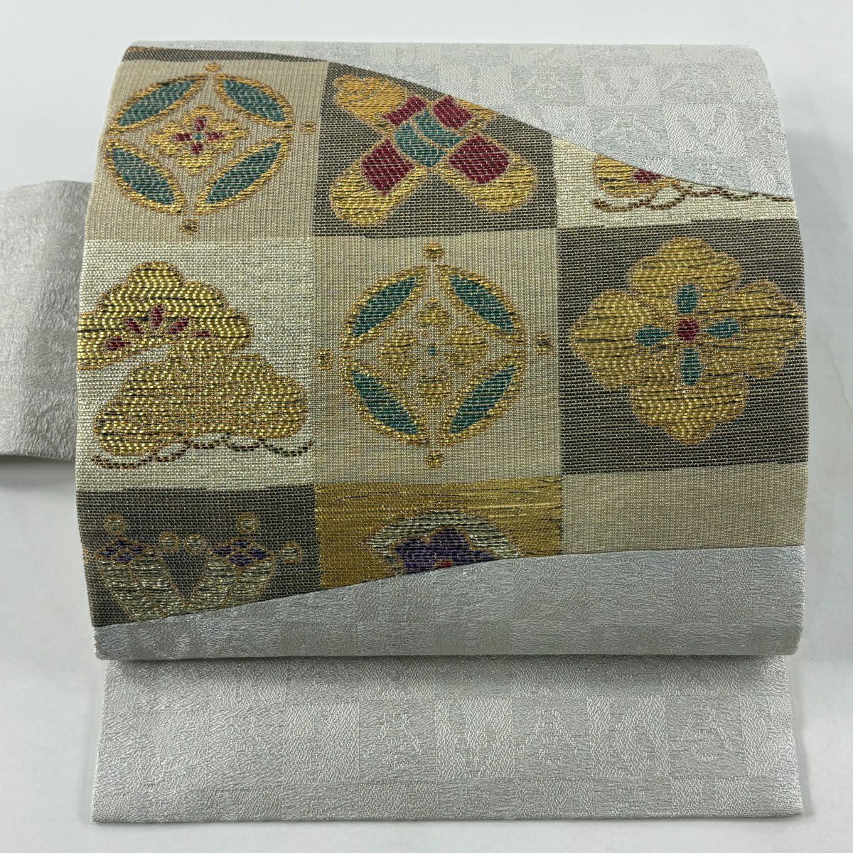 【美品】 名古屋帶 逸品級 誉田屋源兵衛 附共箱 花菱 松樹 金銀彩 灰色 純蠶絲