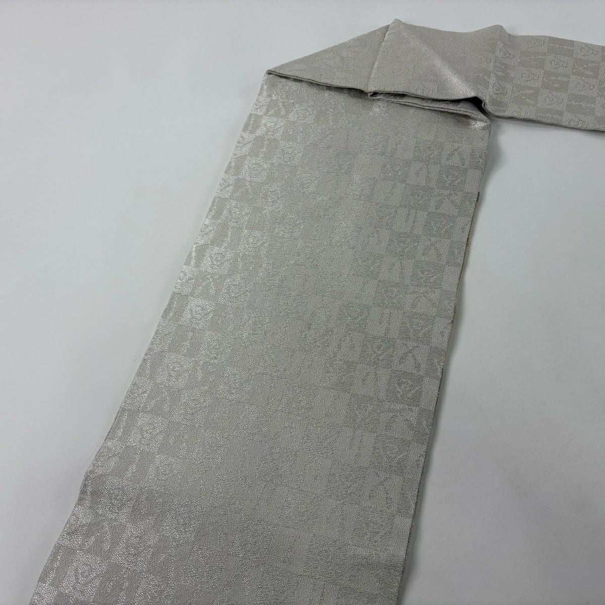 【美品】 名古屋帶 逸品級 誉田屋源兵衛 附共箱 花菱 松樹 金銀彩 灰色 純蠶絲