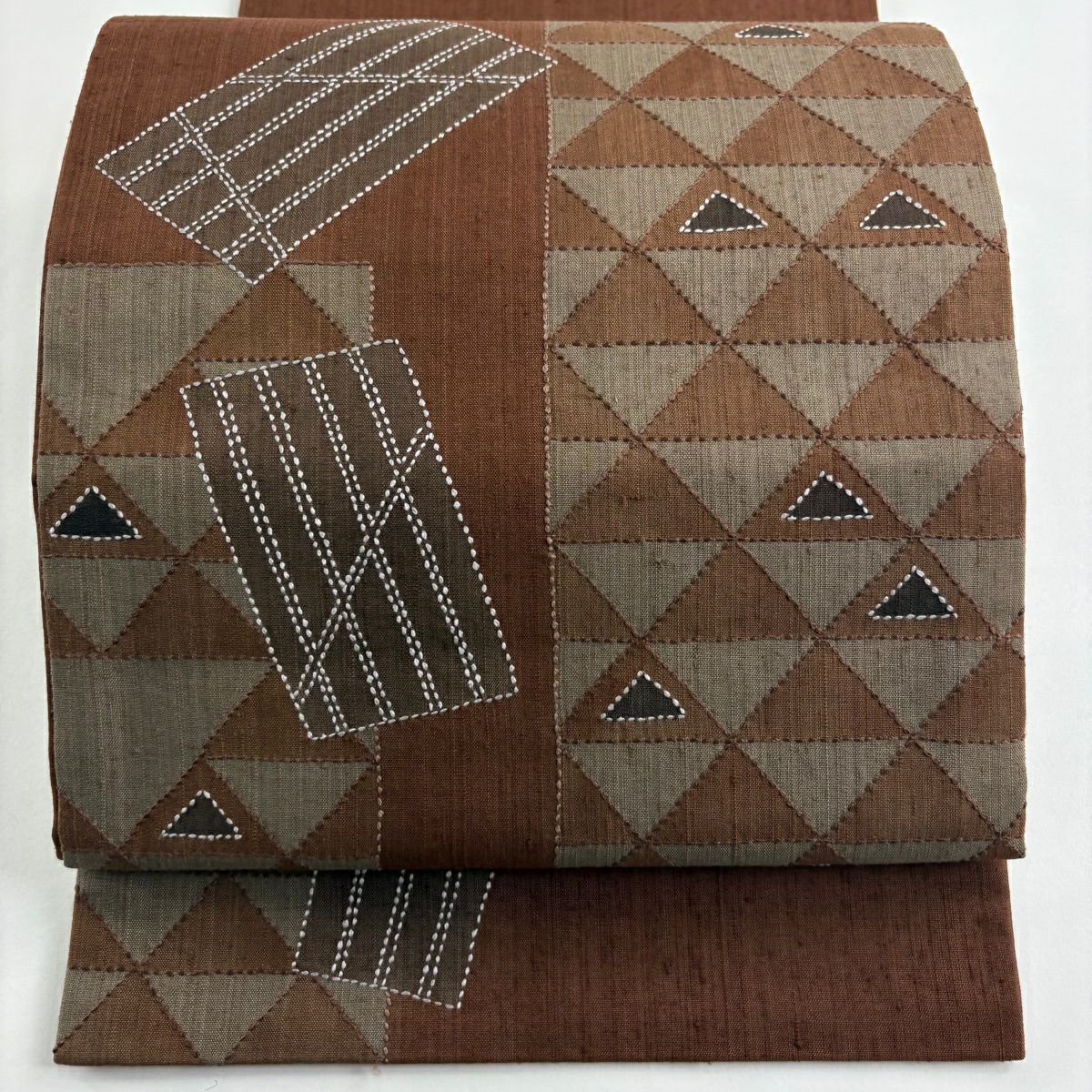 【美品】 袋帶 名品級 紬織織 鱗 幾何圖案 刺繡 紅茶 六通 純蠶絲