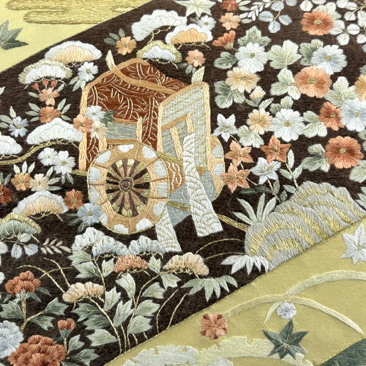 【美品】 袋帶 名品級 御所車 草花紋 金金箔 金絲 金色 大鼓圖案 純蠶絲