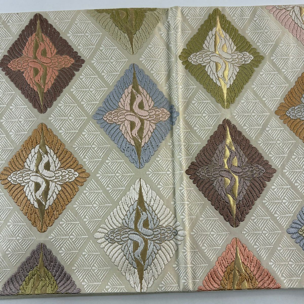 【美品】 袋帶 逸品級 松樹菱取向仙鶴紋 松樹菱 金絲 金金箔 米色 六通 純蠶絲