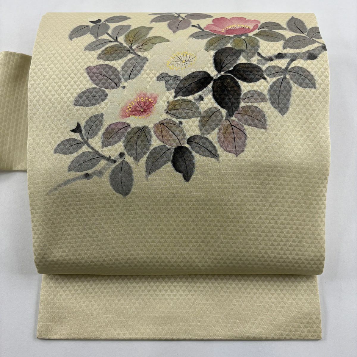 【美品】 名古屋帶 名品級 落款有 枝花 金彩裝飾 奶油色 純蠶絲