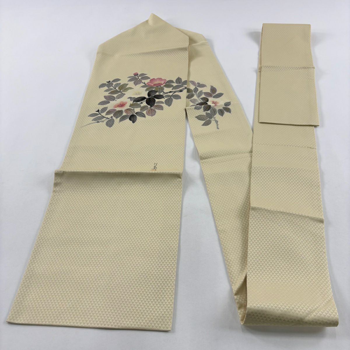 【美品】 名古屋帶 名品級 落款有 枝花 金彩裝飾 奶油色 純蠶絲