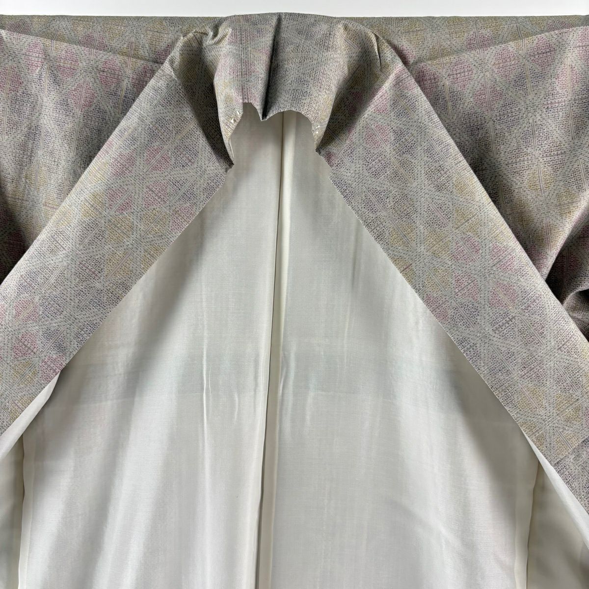 【美品】結城紬織 身長167.5cm 袖長66cm M 雙層 本場結城紬織 奥順 證書齊全 斜格子 龜甲絣 灰紫 純蠶絲 逸品級