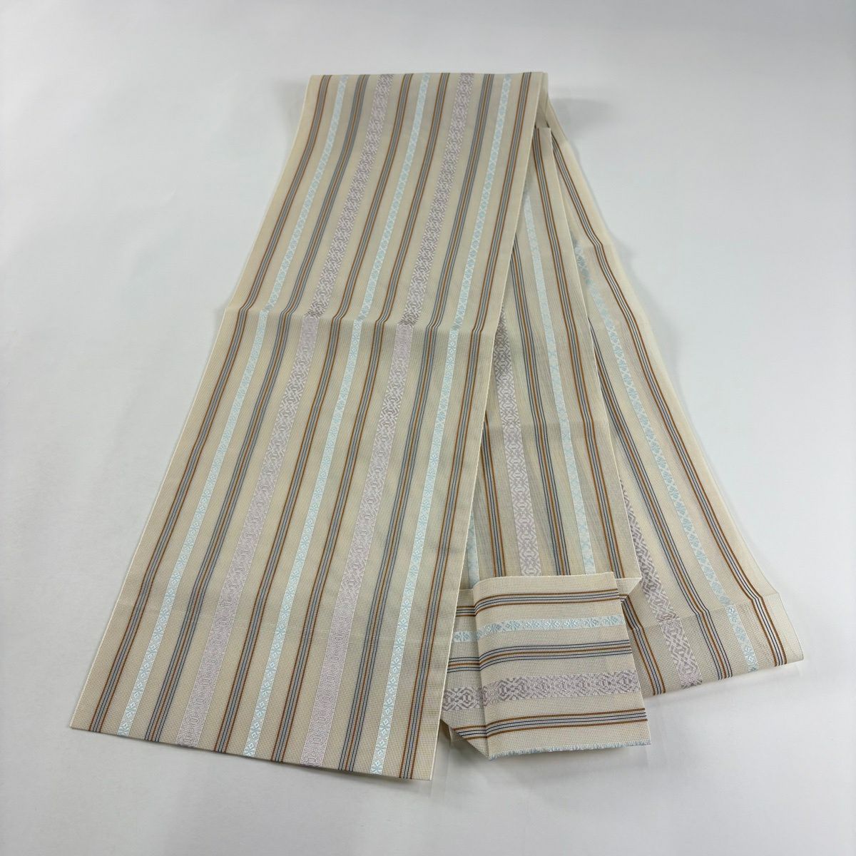 【美品】 名古屋帶 名品級 夏帶 八寸名古屋帶 松樹葉仕立 献上圖案 條紋 米色 純蠶絲