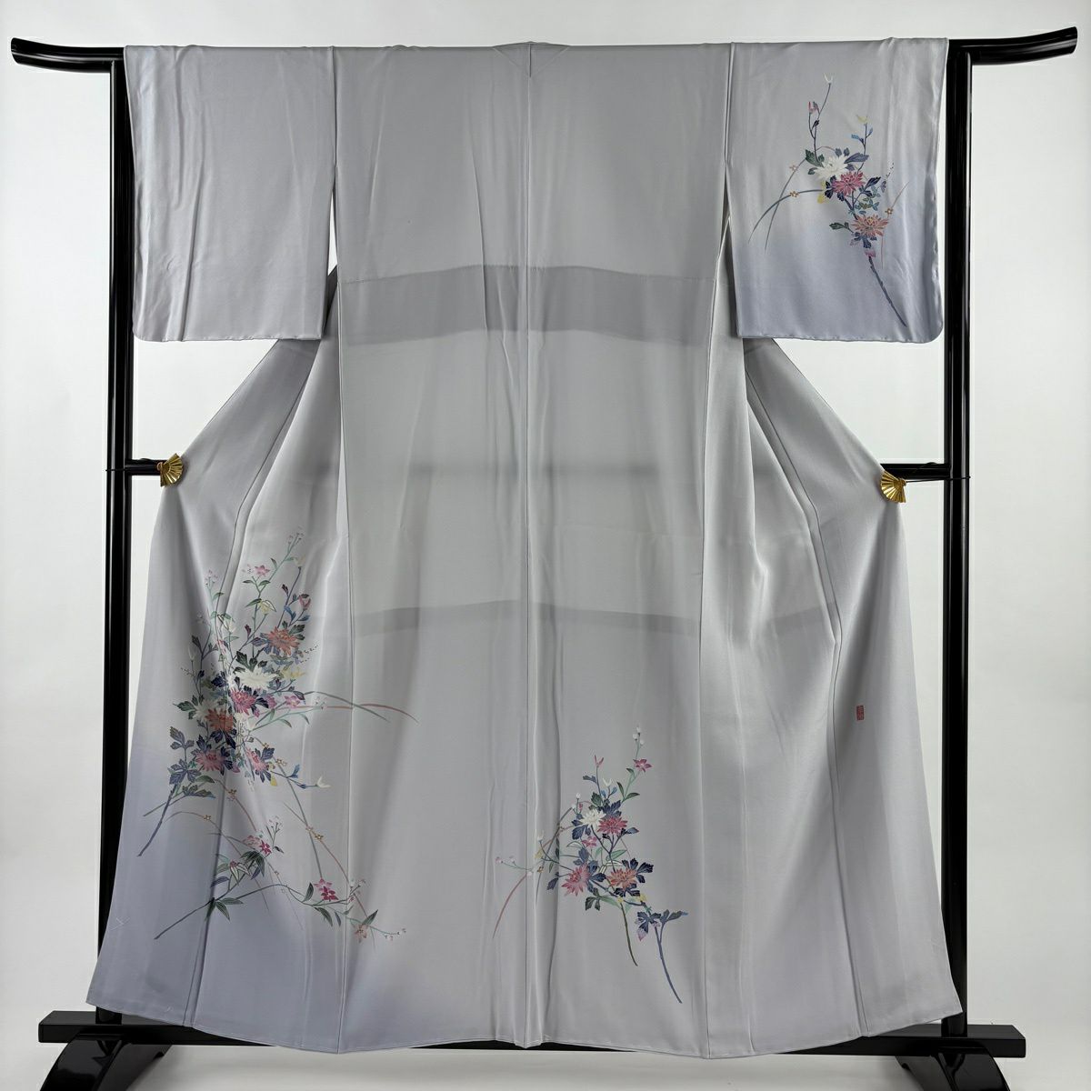 付下 身長158.5cm 袖長64cm M 雙層 岡本幸治 落款あり 菊花 草花紋紋 灰 純蠶絲 逸品級