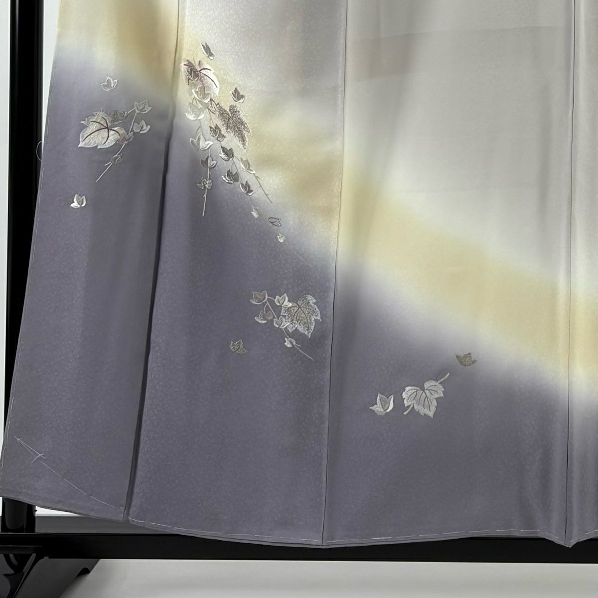 【美品】 付下 身長156cm 袖長63.5cm S 雙層 じゅらく 帝王紫 落款あり 蔦 刺繡 銀糸 薄紫 純蠶絲 逸品級