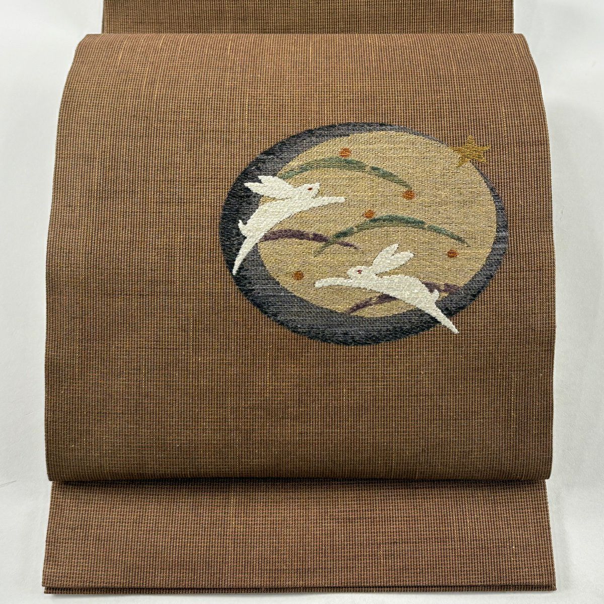 【美品】 開口名古屋帶 逸品級 しょうざん 落款あり 兔子 露芝 刺繡 金線 茶 純蠶絲