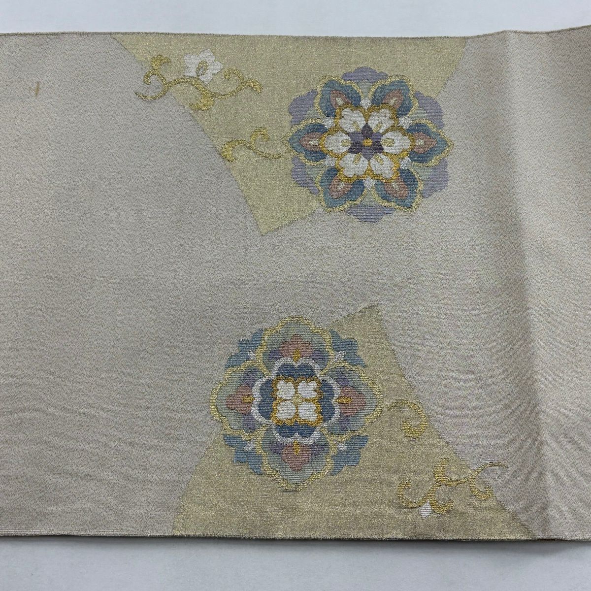 袋帶 逸品級 大和 華紋 花唐草紋 金銀絲 米色 大鼓圖案 純蠶絲